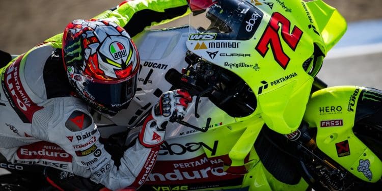 Marco Bezzecchi explica acidente com Binder e Bagnaia: ‘Não quero expressar-me, perguntem aos comissários’