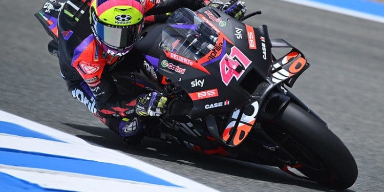 ‘Estava muito chateado;estávamos a lutar pela 14ª posição e ele andava a tocar-me’ – Aleix Espargaró sobre Zarco