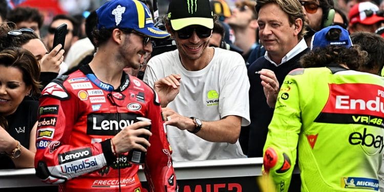 ‘Para mim no papel o número 1 e 2 no campeonato é o Pecco e o Martin’ – Valentino Rossi