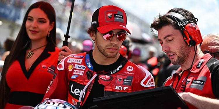 Enea Bastianini ou Jorge Martín na Aprilia Racing em 2025?