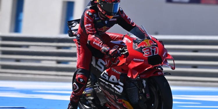 ‘Não me sinto a 100% com a moto;é um circuito mais exigente nas travagens’ – Augusto Fernández