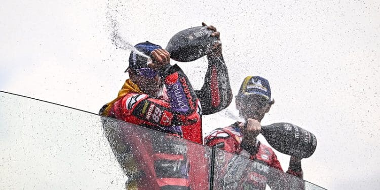 ‘Estão os dois na luta pelo título, e também Bastianini;o Marc é uma preocupação’ – Fonsi Nieto