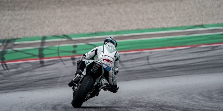 Jorge Navarro surpreende e levou Forward ao topo do treino de Moto2 com volta recorde