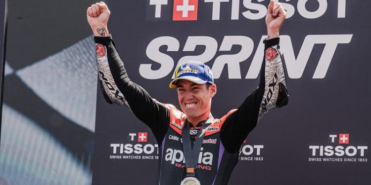 ‘O meu melhor amigo e o líder do campeonato vai andar na minha moto’ – Aleix Espargaró sobre Martín