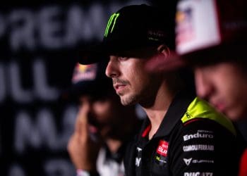 Di Giannantonio tenta evitar cirurgia a ombro esquerdo: ‘O médico disse que devia, mas se fizermos um bom trabalho com os músculos…’