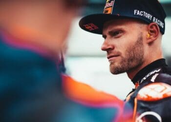 Brad Binder a favor de redução do número de corridas: ‘Muito esforço e risco que os pilotos correm semanalmente’
