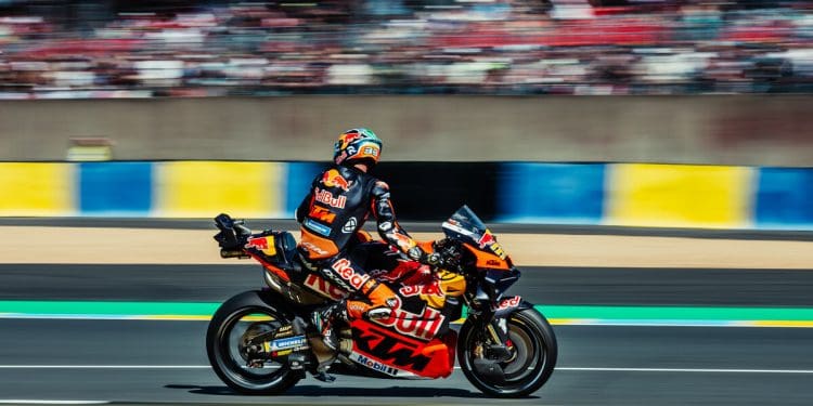 ‘Passei muito tempo na traseira de scotters; tive exatamente a mesma queda três vezes’ – Brad Binder
