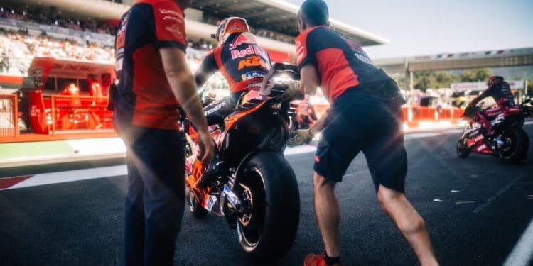 ‘Fabiano Sterlacchini foi corajoso ao mudar algumas coisas; O MotoGP tinha-se tornado mais competitivo do que nunca’ – Pit Beirer