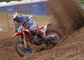 Jeffrey Herlings foi o melhor no MXGP da Letónia, onde Jorge Prado também venceu; Tim Gajser assumiu liderança do Mundial