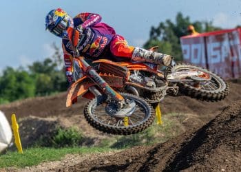 Jeffrey Herlings e Lucas Coenen vitoriosos nas corridas de qualificação do MXGP de Sonda Ocidental