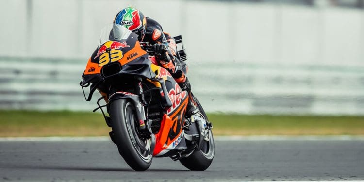 ‘Fiz todo o fim de semana sem cair, por isso claramente encontrámos algo’ – Brad Binder
