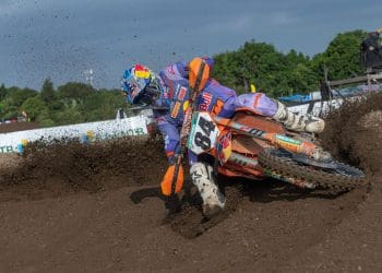 Jeffrey Herlings venceu renhido duelo com Tim Gajser na corrida de qualificação do MXGP de Lombok
