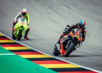Brad Binder sem ritmo para concorrência que estava em ‘liga’ à parte: ‘Fizemos alterações radicais à moto para ter mais velocidade em curva’