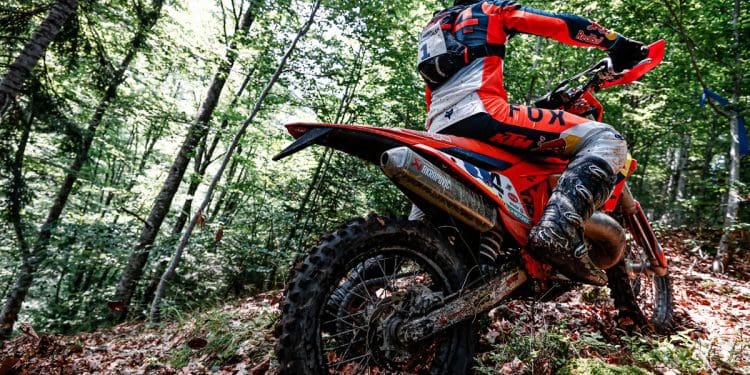 Manuel Lettenbichler lidera Red Bull Romaniacs a um dia do fim; Mario Roman ganhou penúltimo dia