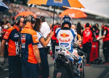 Embraiagem tramou Brad Binder em Silverstone, que já tinha dificuldades com o desgaste dos pneus: ‘Seria difícil chegar ao fim’