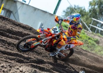 Jeffrey Herlings dominou e triunfou em casa no MXGP dos Países Baixos