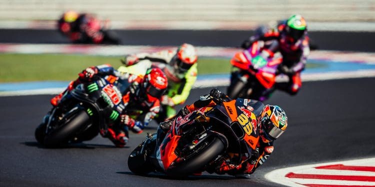 ‘O ritmo era bom mas nunca suficiente, e temos de resolver isto; Pensei que a minha corrida ia acabar logo na curva seis’ – Brad Binder