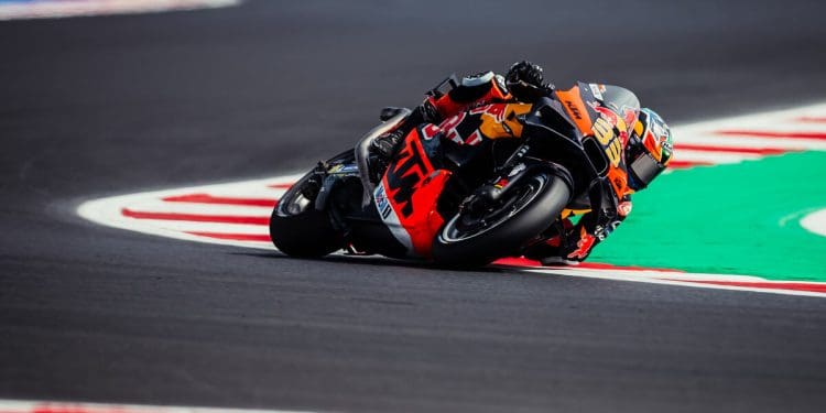 Atrasado e com aerodinâmica danificada, Brad Binder não abandonou: ‘Nas corridas nunca se sabe…’