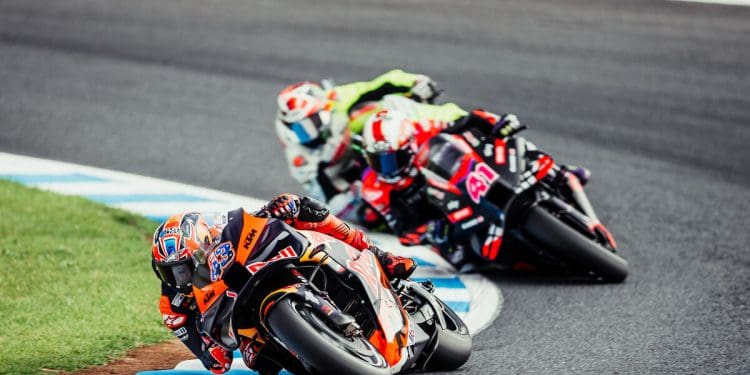 Jack Miller lutou com velocidade a meio da curva, mas formato do circuito japonês beneficiou KTM, garantiu