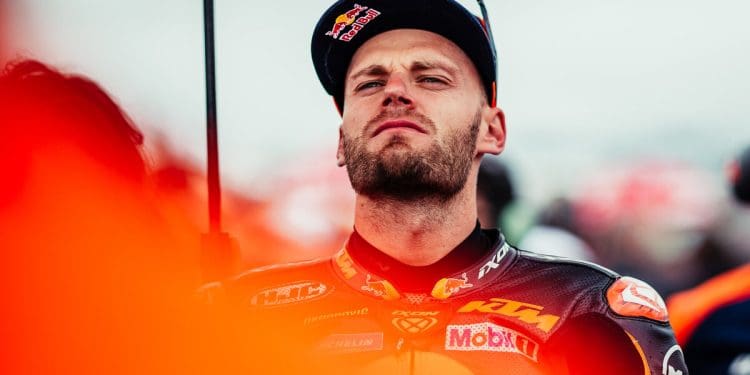 Brad Binder e os problemas financeiros da KTM: ‘Só posso tentar ganhar; o que ganha no domingo, vende na 2.ª-feira’