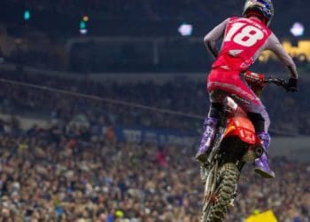 Jett Lawrence venceu Tripla Coroa de Indianapolis no 450SX e continua a fazer história: ‘Adorei manter viva essa tradição’