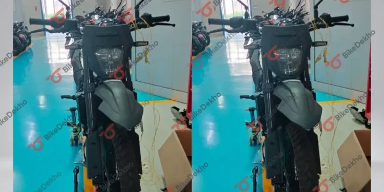 A próxima KTM 390 Adventure Enduro foi novamente fotografada