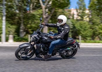 Ensaio – Zontes 350S – estilo próprio