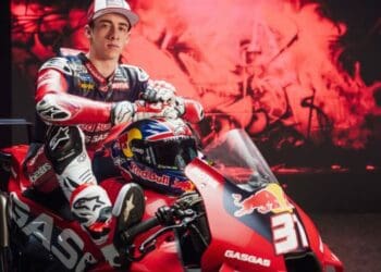 Pedro Acosta, os desafios de mudar de equipa e a boa impressão inicial sobre Paul Trevathan