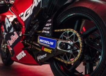 GasGas Tech3 acredita que poderá ter a moto igual à KTM desde o GP do Qatar, incluindo o quadro em carbono