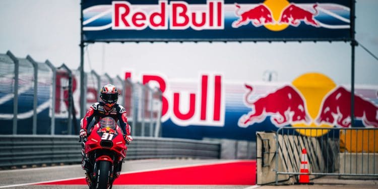 Pedro Acosta catapulta Tech3 para um dos melhores arranques de sempre