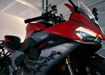 Vídeo: QJ Motor SRK 800RR – a beleza que já aterrou na Europa, no seu habitat natural
