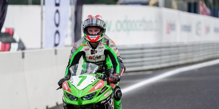 Loris Veneman selou primeira pole position da época no WSSP300 em Most