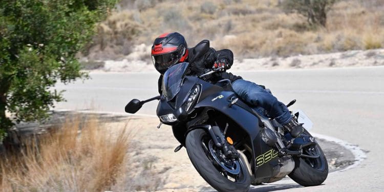 Triumph Daytona 660 – desportiva contemporânea