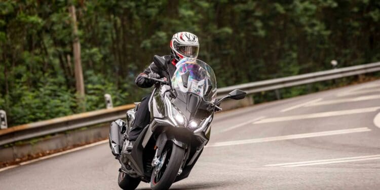 Ensaio – Kymco AK 550 Premium – a ambição de ser premium