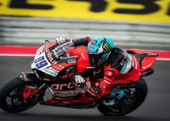 Adrián Huertas não deu chances e dominou corrida 1 do WSSP em Cremona