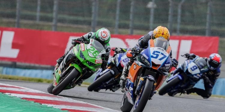Aldi Satya Mahendra estreia-se nas pole positions do WSSP300
