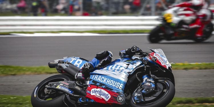 Trackhouse azarada: homenagem a lendas americanas durou seis curvas