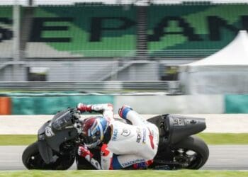 Raúl Fernández ficará de fora dos testes da Malásia após queda forte