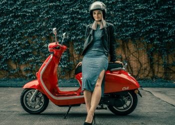 UM Chill 50: Relaxe com esta scooter charmosa e retro