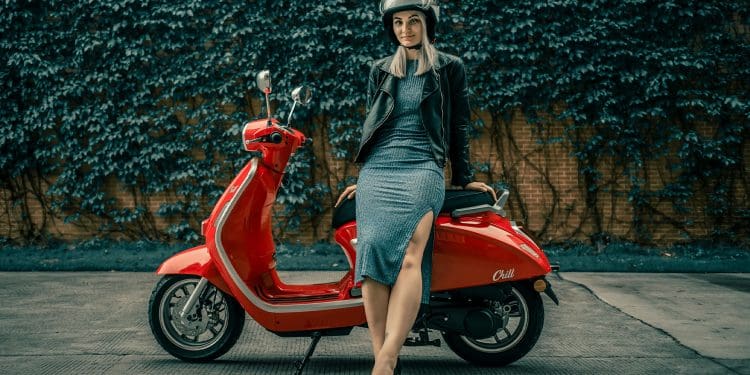 UM Chill 50: Relaxe com esta scooter charmosa e retro