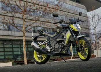 UM Motorcycles XTREET: Utilitária com linhas jovens