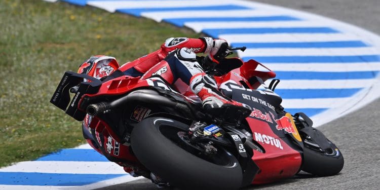 ‘Para um piloto, se estiver seco está tudo bem, se estiver molhado está tudo bem, mas quando está misto é uma merda’ – Pedro Acosta