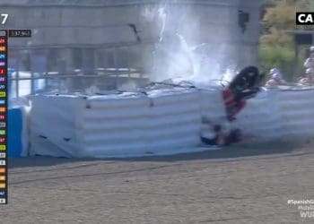 Vídeo: Queda forte e susto para Pedro Acosta causou bandeira vermelha no warm-up