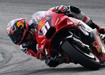 Pol Espargaró rendido a Pedro Acosta: ‘Tem sido mesmo veloz, todos estamos satisfeitos’