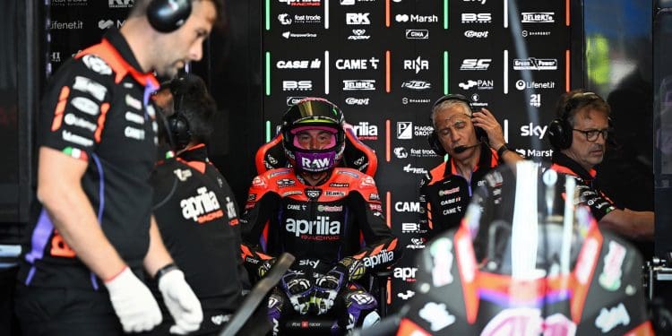 Sachsenring, com muitas curvas à esquerda, foi o que levou Aleix Espargaró a viajar para o GP: ‘Fiquei com meia mão partida em Assen’