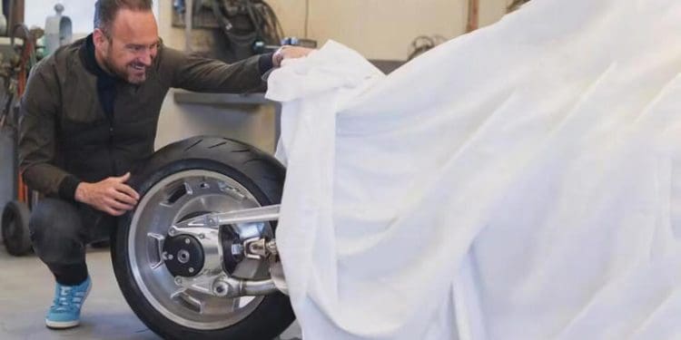 Markus Flasch dá uma pista sobre a nova moto da BMW – Roadster com base na R 18?