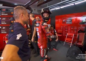 Vídeo: Olhar que «mata» – Pecco Bagnaia parece ter encontrado «culpado» por má prestação na Sprint em Aragão