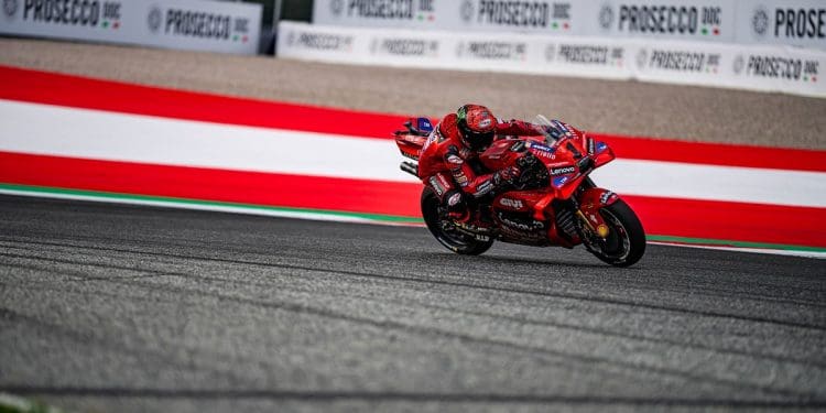 ‘Removemos muito controlo de tração para o ter mais na minha mão’ – Francesco Bagnaia