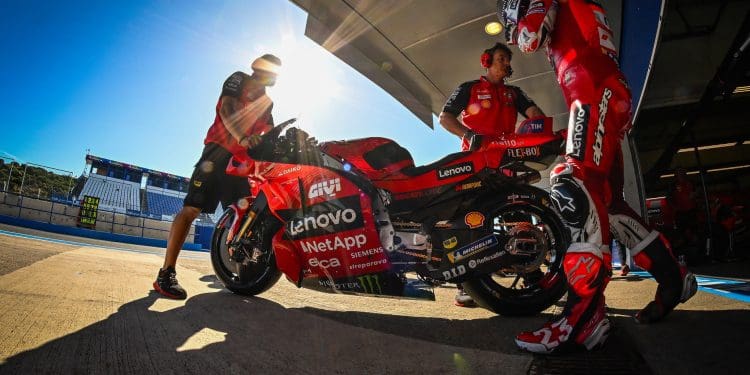 Enea Bastianini com teste positivo em Jerez onde resolveu um dos seus maiores problemas: ‘Agora posso travar como as outras Ducati’