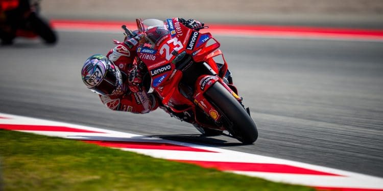 Enea Bastianini no topo do warm-up em Barcelona; Miguel Oliveira 20.º